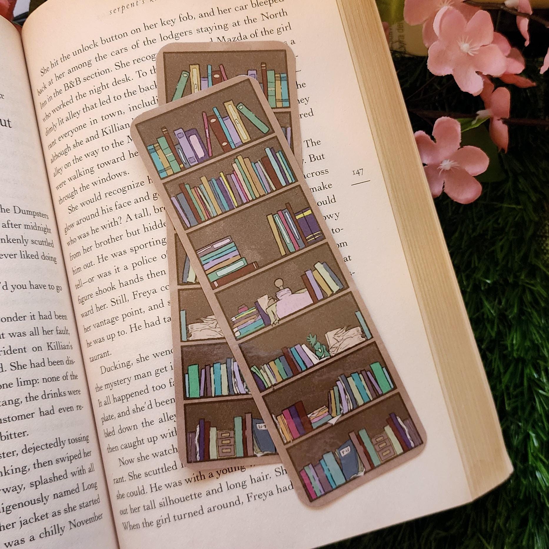 Bookshelf Bookmark
